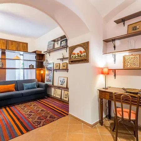 Apartment Atelier Colosseo, A Few Step From The Famous Arena Rom